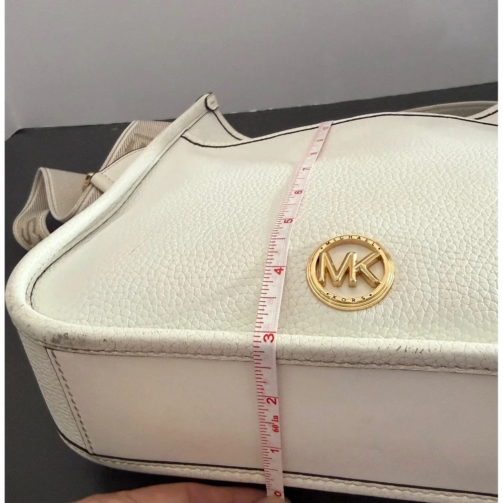 Michael Kors Luisa Messenger Bag White Pebbled Leather Gold Summer Sleek - Picture 15 of 16